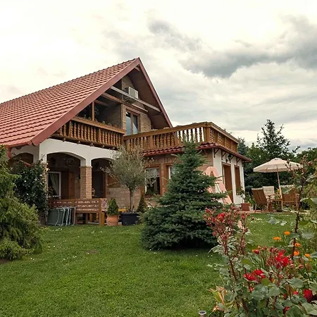 In 44893 Сasa de vacaciones Balatonendréd