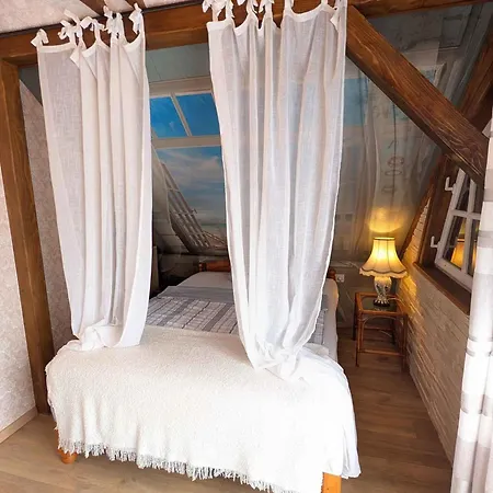 In 44893 * Balatonendred