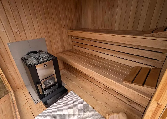 In 44893 * Balatonendréd